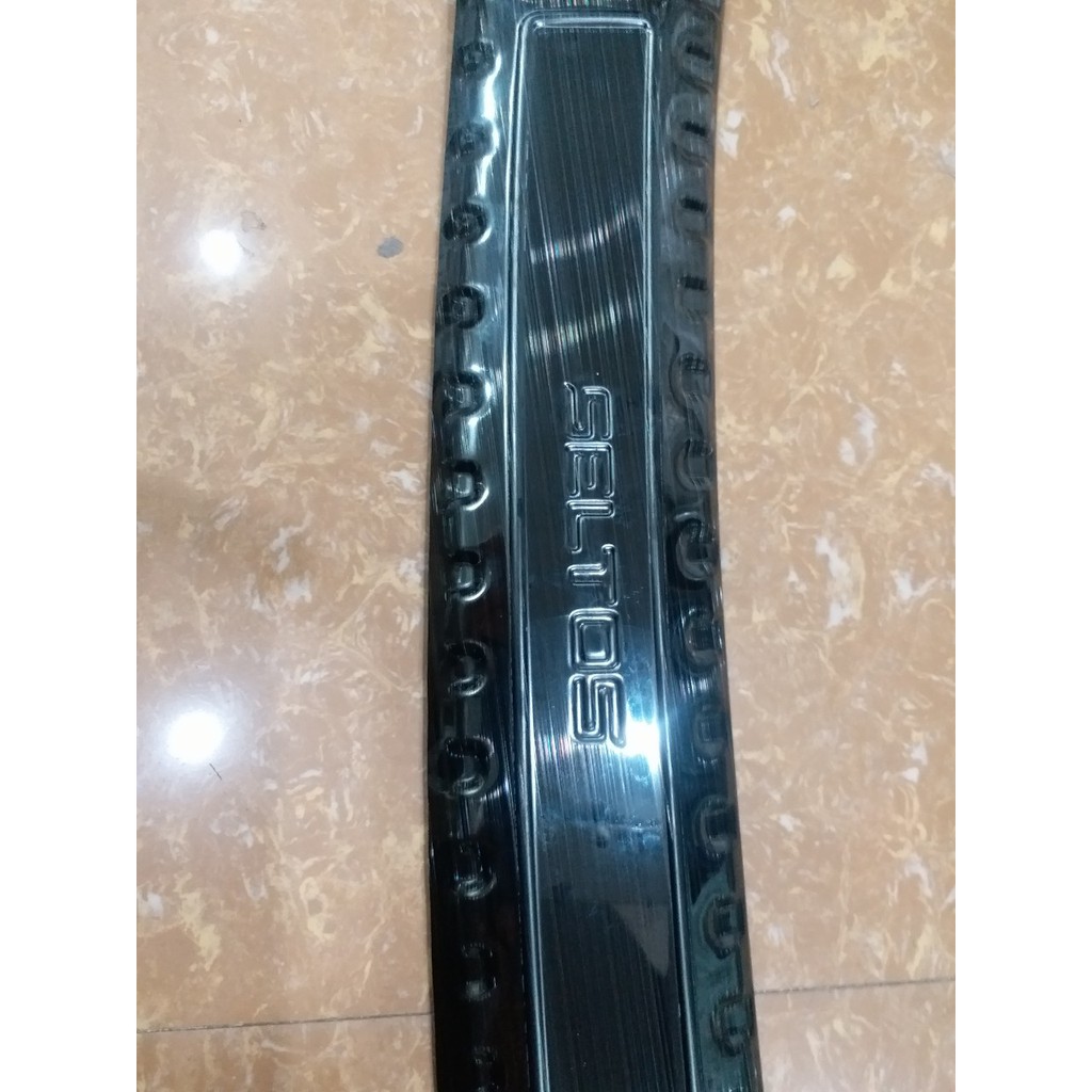 Ốp Chống Trầy cốp Trong Titan  Xe Kia Seltos 2020,2021