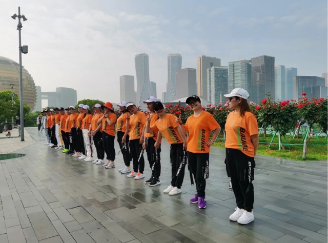 Áo phông nelly heybig sale (có sẵn)