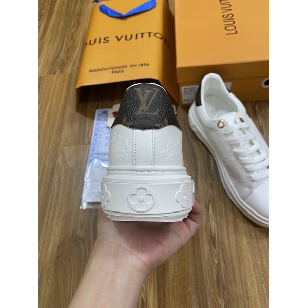 Giày siêu cấp nam nữ LVTJ full box