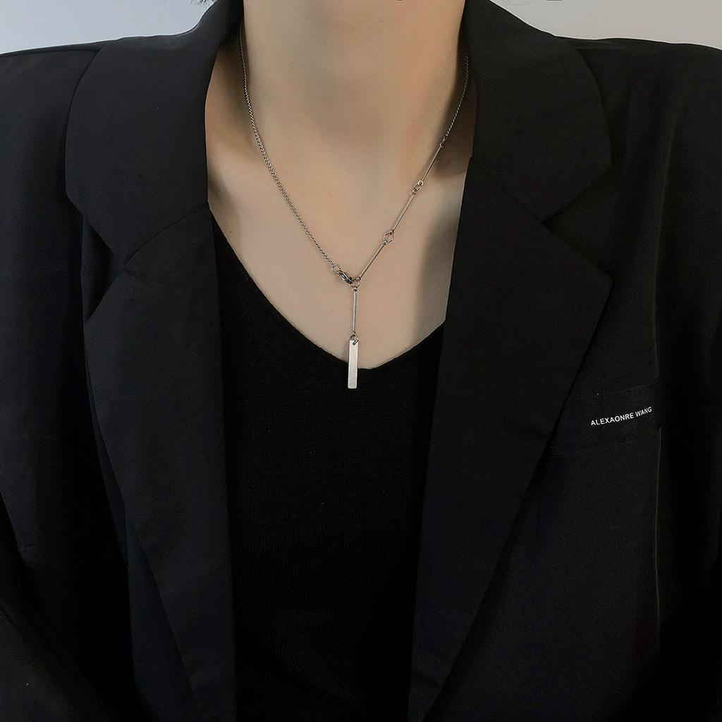 Dây chuyền 22740 dáng ngắn bằng thép titan mặt vuông phong cách Hàn Quốc đơn giản thời trang hip hop dễ phối đồ cho nữ