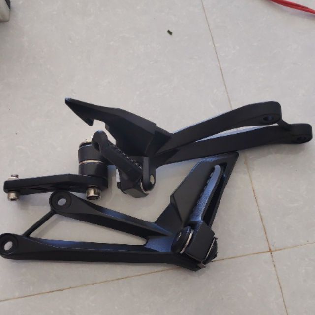 GÁC CHÂN Z1000 CHO EX150