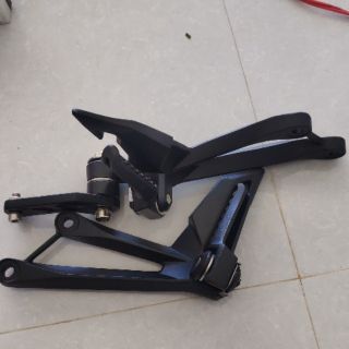 GÁC CHÂN Z1000 CHO EX150