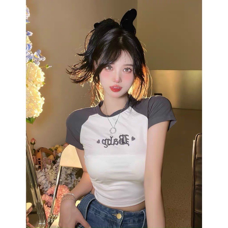 Áo Thun Croptop Raplan Tay Ngắn Hoạ Tiết Thêu Chữ Baby