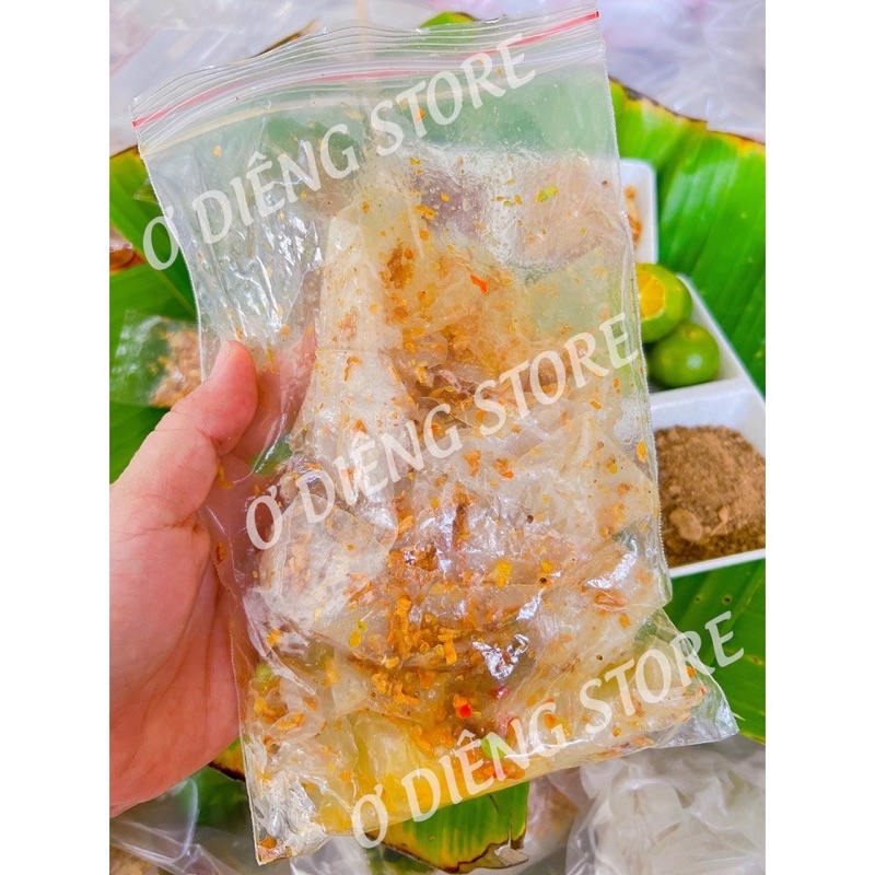 Bánh tráng phơi sương + muối + hành phi + sate + mỡ hành + tắc