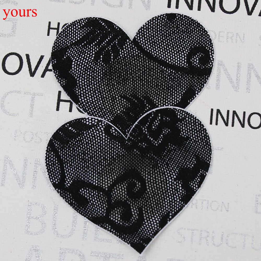 Miếng dán ngực bằng ren hình trái tim màu đen cho nữ