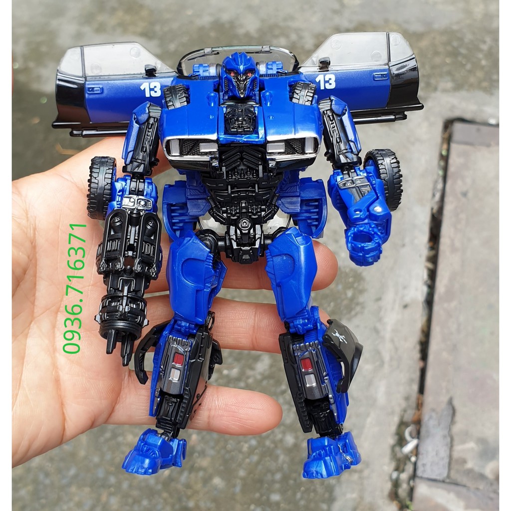 Robot biến hình ô tô màu xanh Transformers Studio Series 46 Dropkick