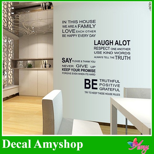 Decal dán tường phòng khách  Tiếng anh In this house ý nghĩa - DKN001