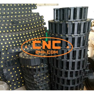 máng xích nhựa đi dây hở