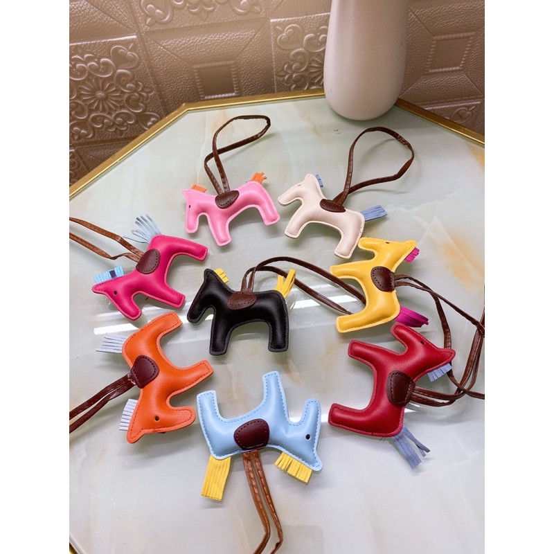 MÓC NGỰA TREO TÚI