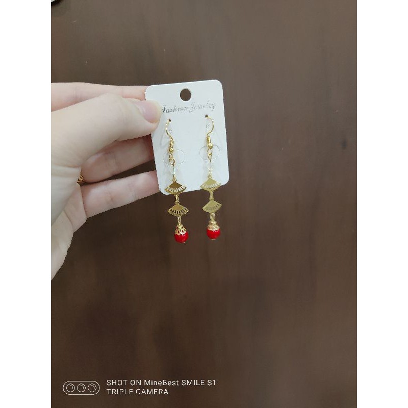 Khuyên tai cổ trang quạt nhí cực xinh