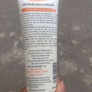 SỬA RỬA MẶT MỤN TRẮNG DA MISSWHITE