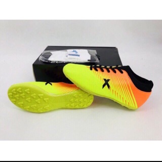 GIÀY ĐÁ BÓNG SÂN CỎ NHÂN TẠO - TẶNG TẤT DÀI -KHÂU KÍN ĐẾ- ĐẾ CAO SU SIÊU BỀN