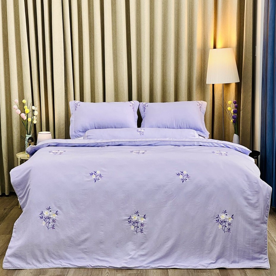 Chăn bốn mùa K-Bedding By Everon Màu Tím KMTS104 MicroTencel Thêu Họa Tiết