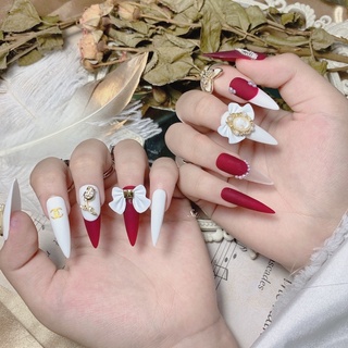 Nailbox hoàng gia