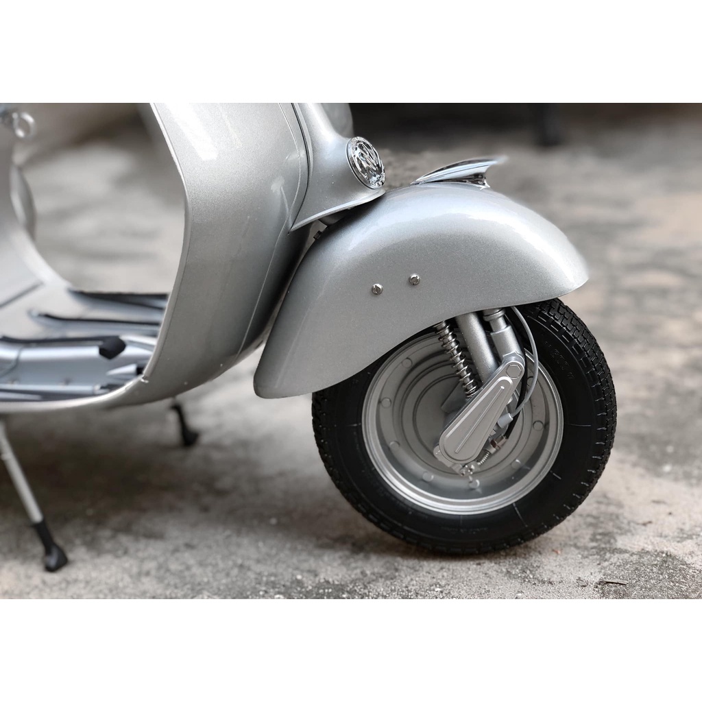 Xe Vespa GS 150 chạy được cho trẻ con phiên bản thu nhỏ của vespa gs chất liệu thép cao cấp màu xám trắng
