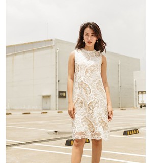 Đầm suông phối ren cổ kín sang trọng VANIA- D18096 không tay