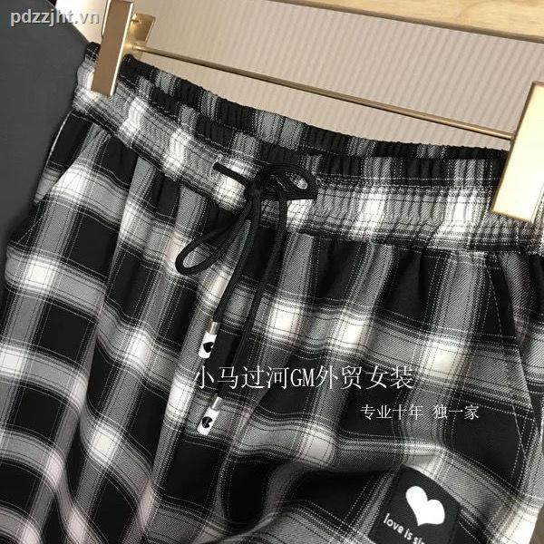 ✷♀Old friends and new 1 must be received~Fashionable to the street, black white plaid love mark, casual straight leg pants female plus size