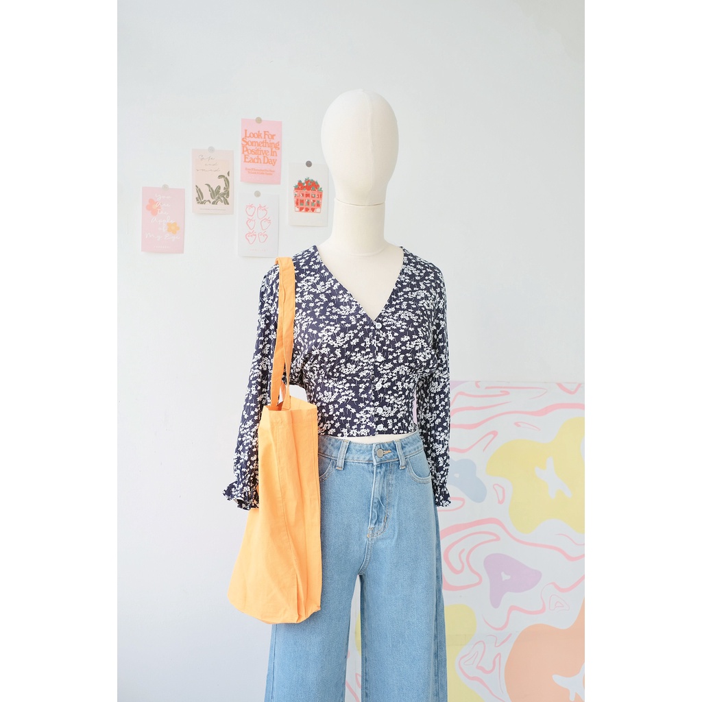 Áo Floral Croptop Hoa Nhí Kiểu Thời Trang