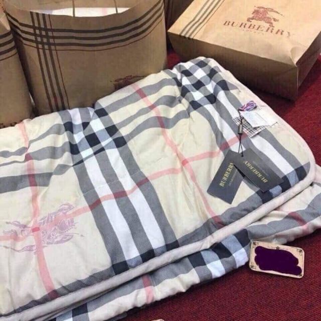 CHĂN BURBERRY