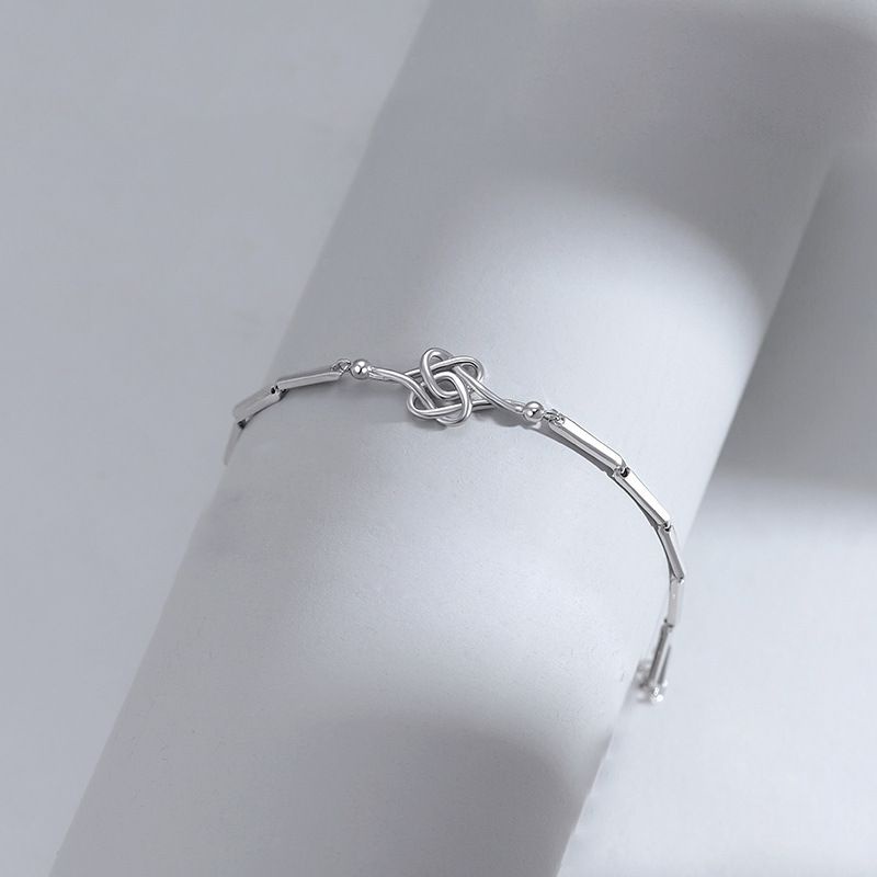 1 Cặp Vòng Tay Mạ Bạc s925 Mặt Trái Tim Thắt Nút Thời Trang