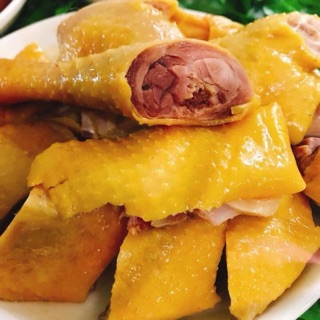 Gà ủ muối hoa tiêu nửa con