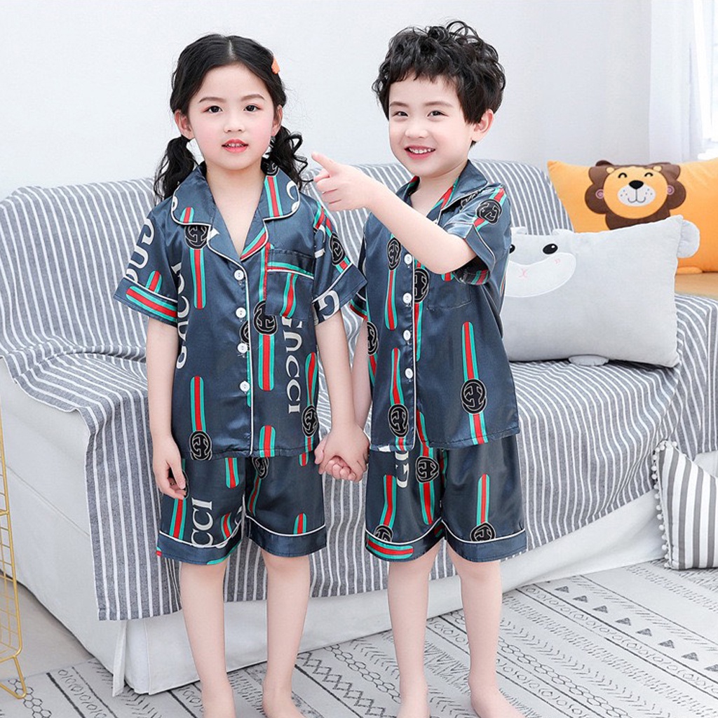 Bộ Pijama Cộc Tay In Họa Tiết Gu Xì Chất Lụa Cao Cấp Cho Bé Trai Và Bé Gái Từ 7 - 28kg - LILA KIDS