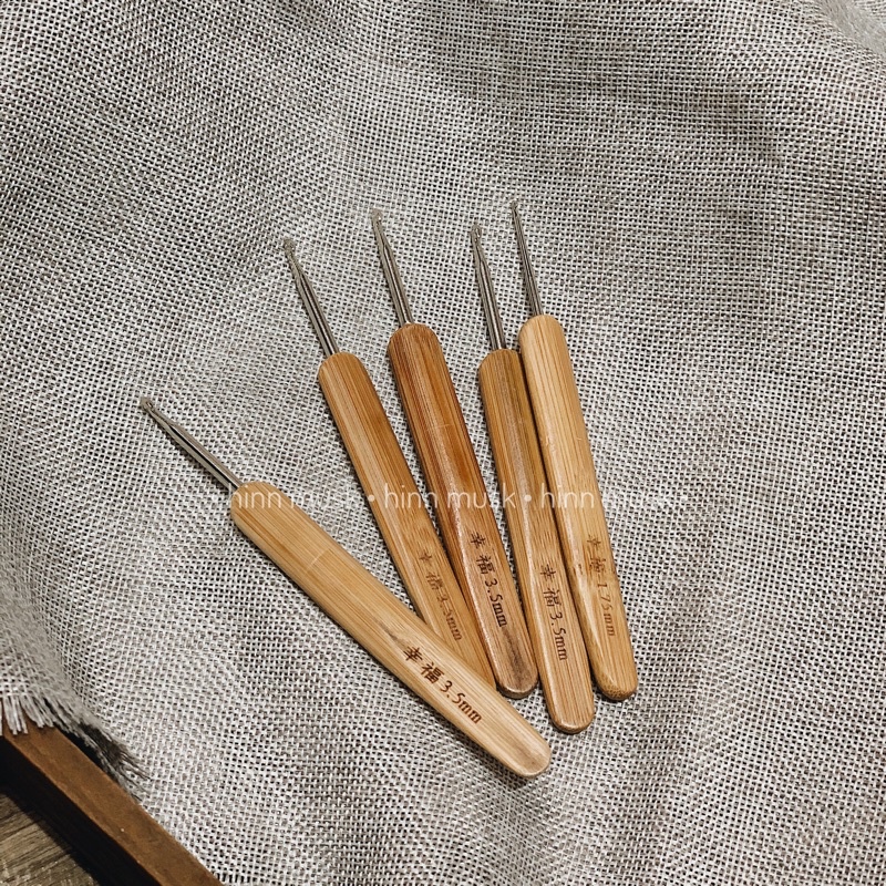 Kim móc len cán gỗ