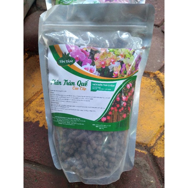 PHÂN TRÙN QUẾ NÉN VIÊN TAN CHẬM CAO CẤP GÓI 1KG CHUYÊN DÙNG CHO HOA LAN, CÂY  CẢNH.