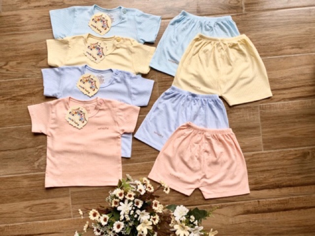 Bộ cộc tay cotton sợi tre cao cấp hãng Unchi cho bé