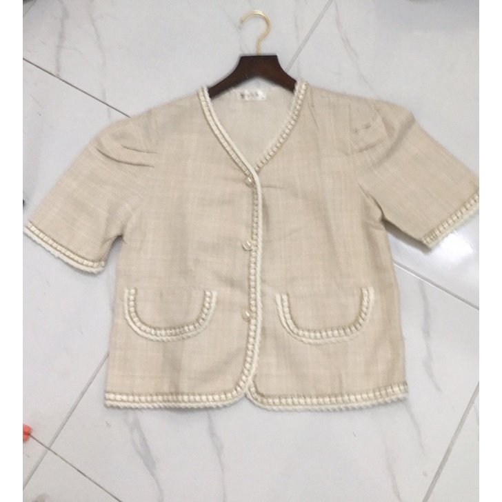 Áo xốp viền cộc tay Hiện đại