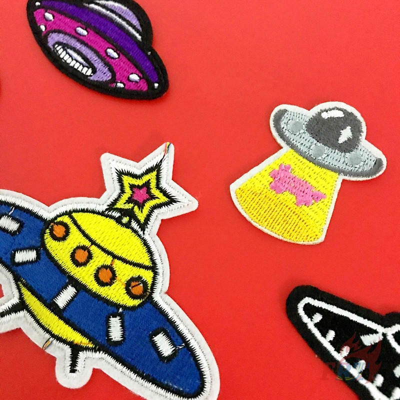 Miếng vá hình UFO không gian khâu/ ủi trang trí tiện lợi (không gian Q-5)