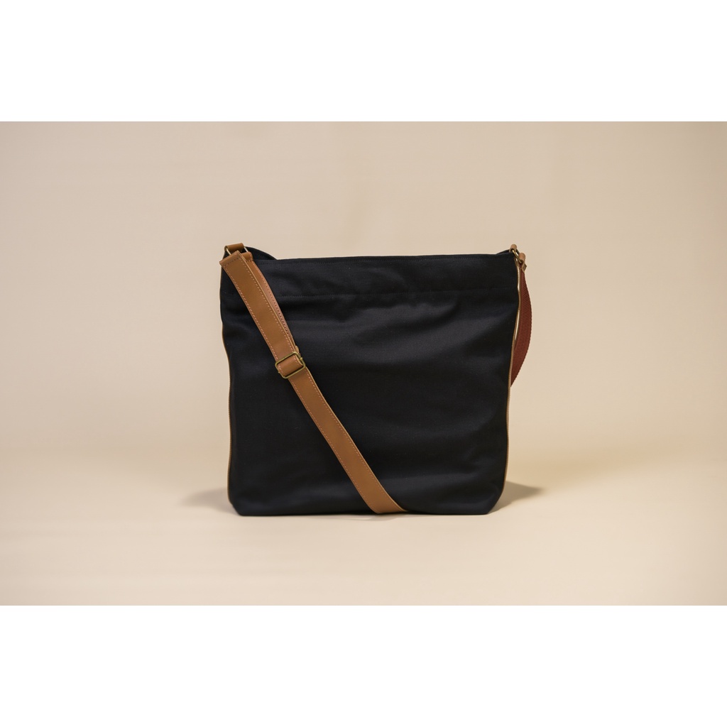 Túi Tote V1 - túi đeo chéo da bò đa năng