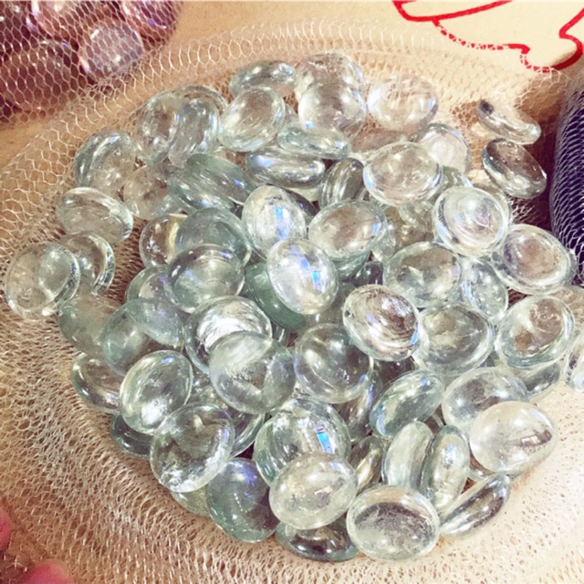 “Sỏi thủy tinh đá màu trang trí bể cá gói to 500gram