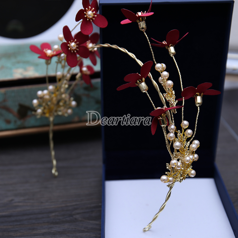 Băng đô phối hoa đỏ sang trọng dành cho cô dâu