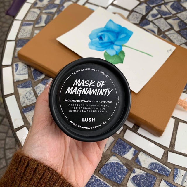 Mặt nạ đất sét tươi Lush Magnamity