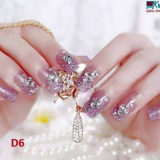 Móng tay giả đính đá