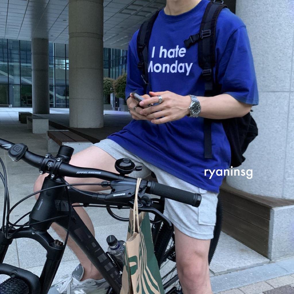 RYAN - Áo thun nam MONDAY đỏ xanh ngắn tay vải cotton cổ bo tròn thương hiệu RYAN form rộng phong cách Hàn Quốc