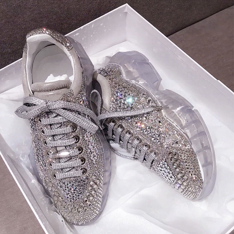 Giày đá lấp lánh