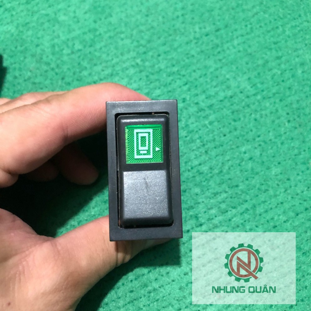 Công tắc bập bênh lắp xe ô tô tải howo . hoa mai