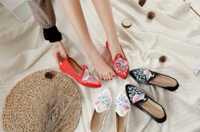 Giày mũi nhọn thêu hoa thời trang nữ | BigBuy360 - bigbuy360.vn