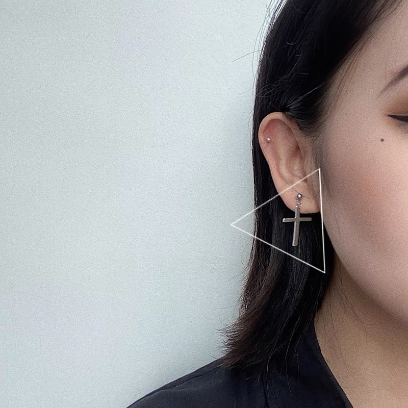 Khuyên tai thánh giá thép titan không gỉ phong cách Gothic, Retro