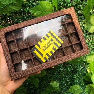Hộp đựng đá nắp kính 28 ô