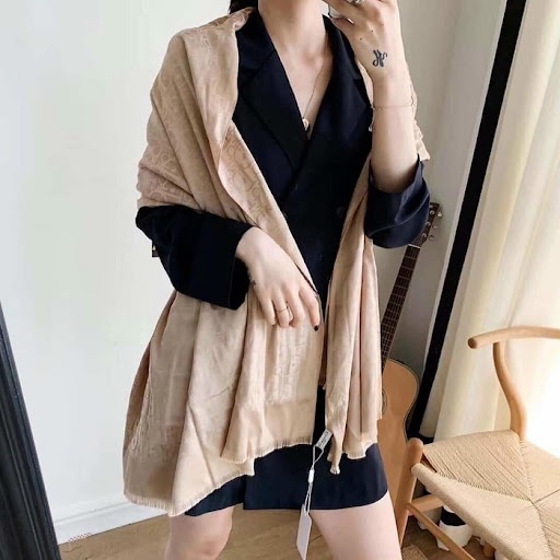 [ TRI ÂN KHÁCH HÀNG 20/11 ] Khăn lụa choàng cổ Dior full hộp, thẻ bảo hành phiên bản GIỚI HẠN, KHĂN CHO NỮ