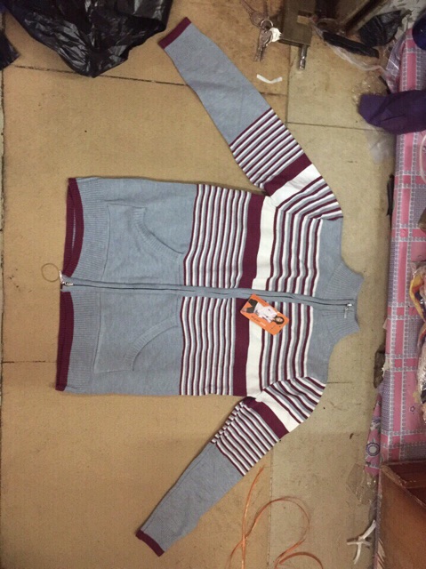 Áo khoác len bà già