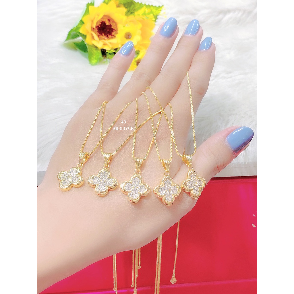 M1030126 Mặt dây chuyền hình kim cương nữ UHA mạ vàng 18K kiểu dáng sang trọng