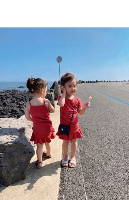 Đầm rút dây bé gái