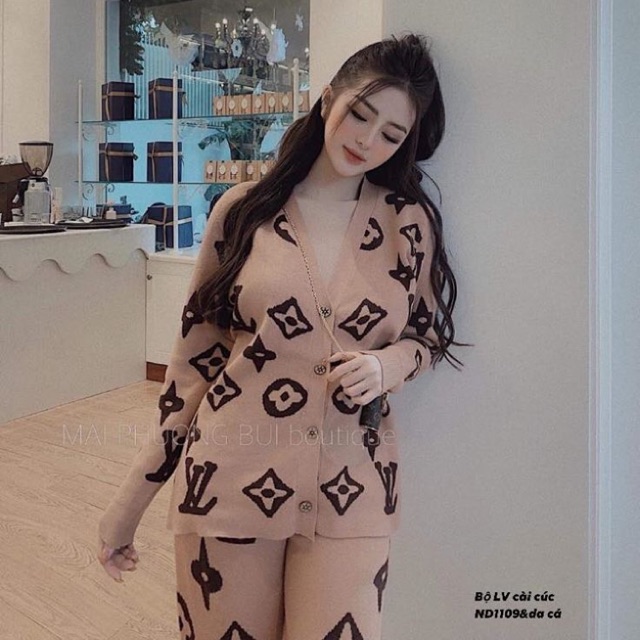 Bộ nữ LV cài cúc -ND