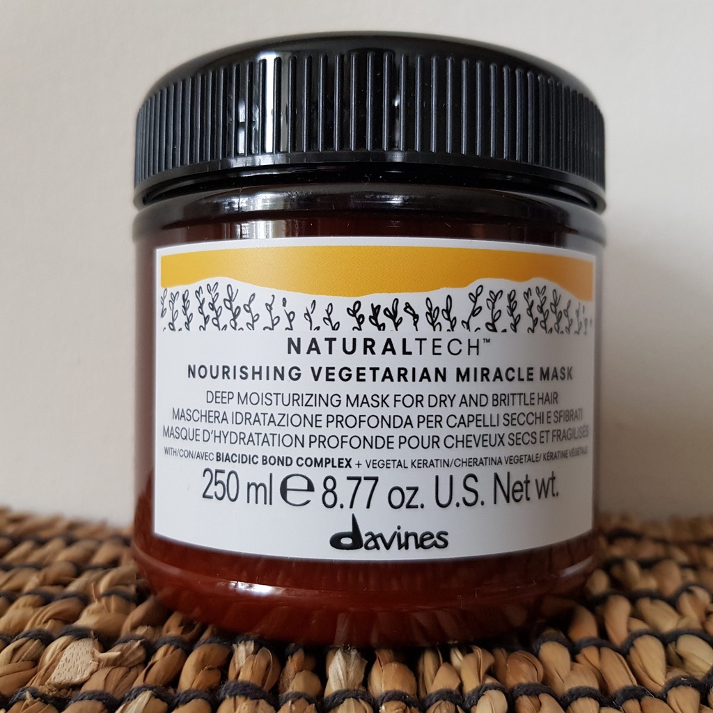 Mặt nạ tóc dưỡng ẩm sâu Davines Nourishing Vegetarian Miracle Mask 250ml