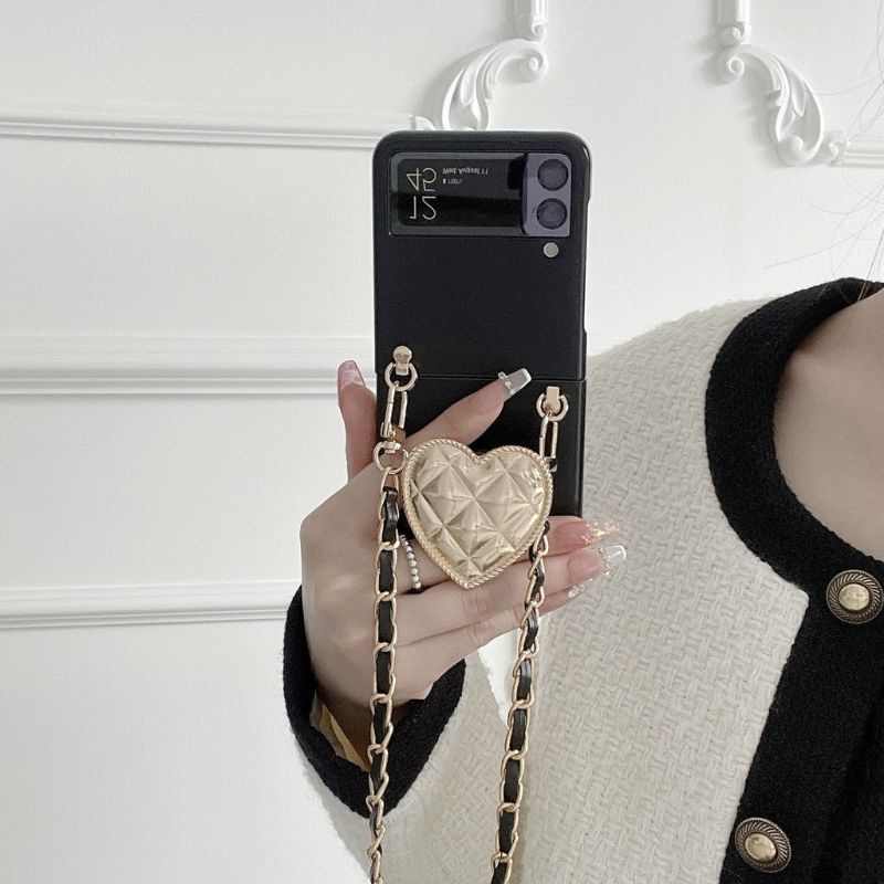 Ốp Samsung Z Flip 3 - ZFlip 3 - ZFlip3 - Flip3 5G vân da kèm giá đỡ tim gold ô trám và dây đeo dài sang trọng