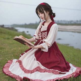 Lolita đỏ bồng bềnh có sẵn